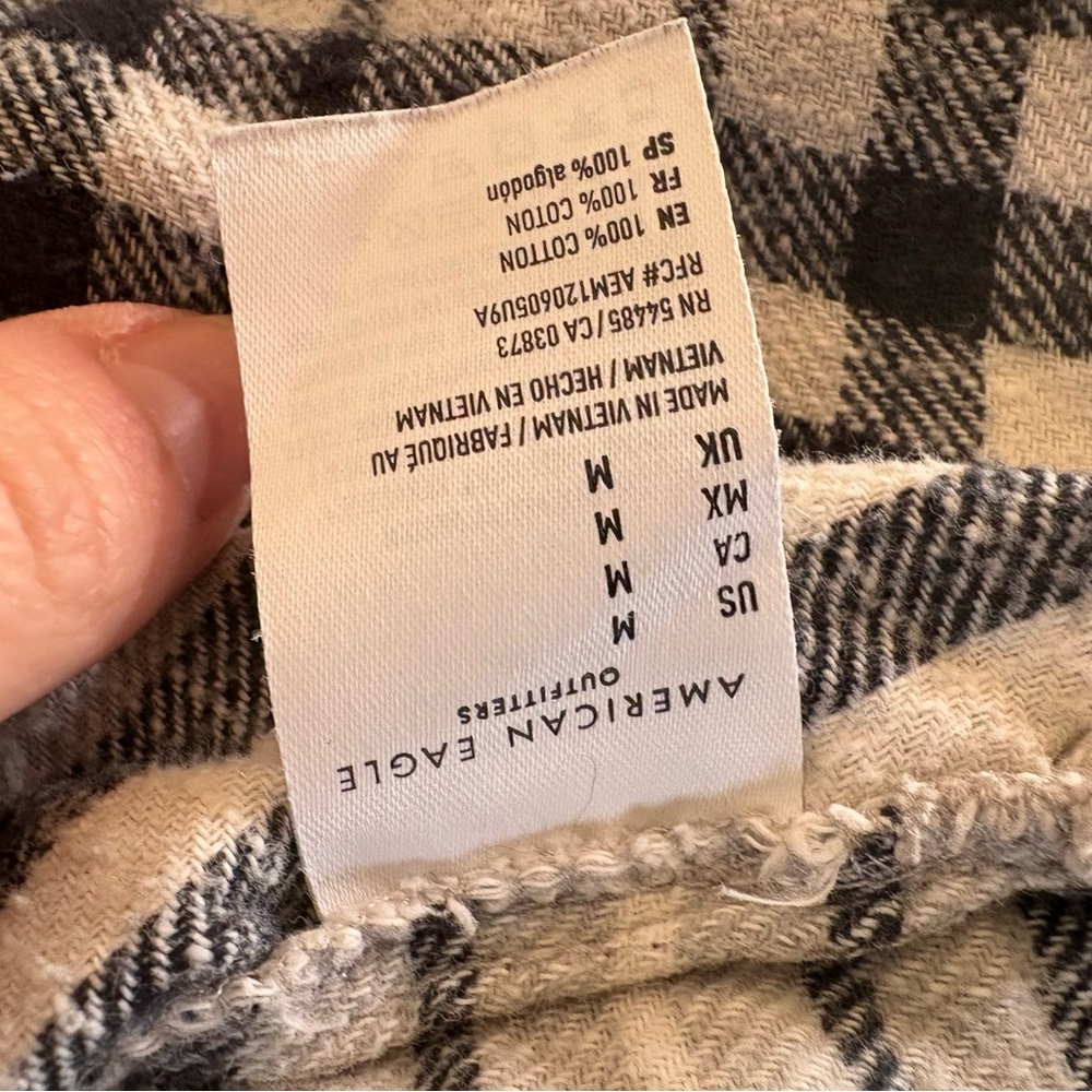 American Eagle Ahh-Mazingly Soft Flannel Shirt Boyfriend M, Black & White - EUC - Picture 4 of 14